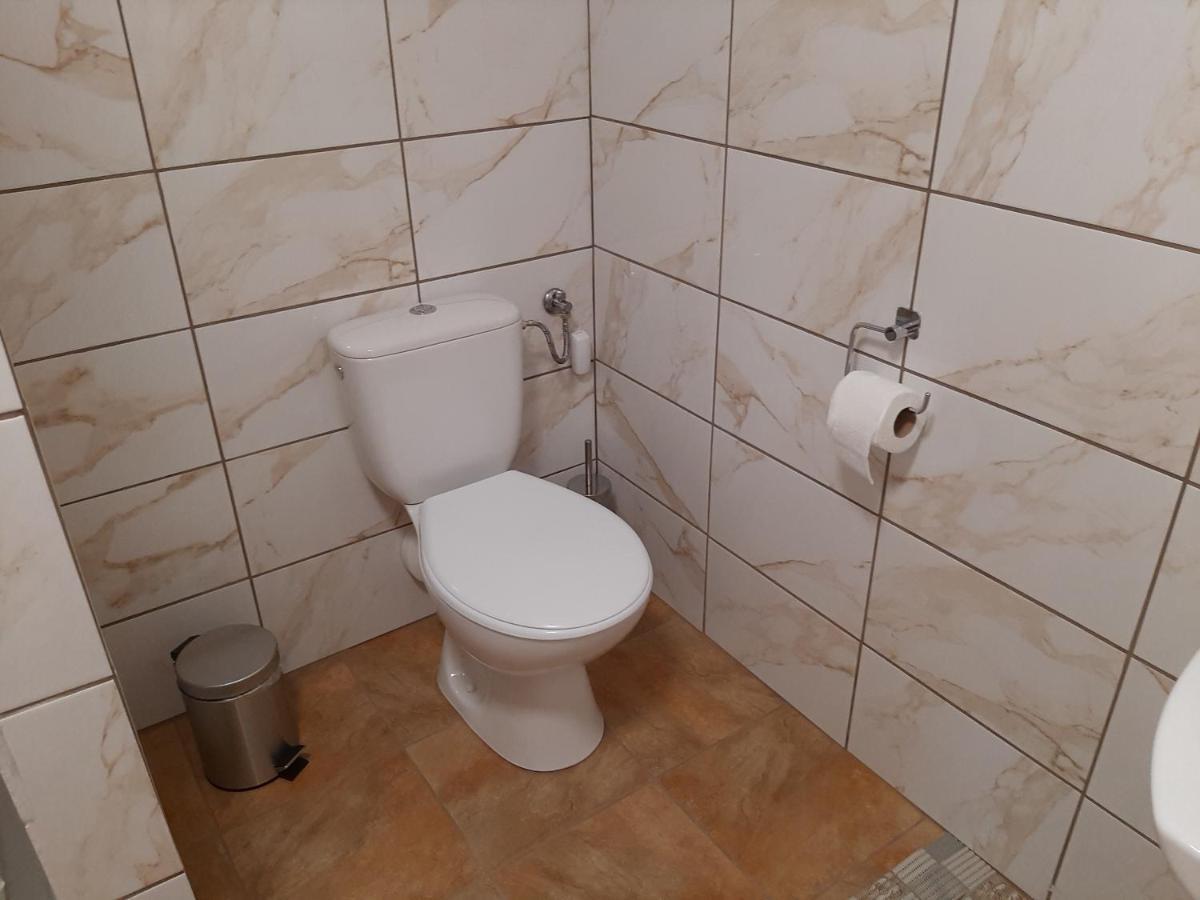 Der Kleine Bauernhof Keine Arbeiter Zadnych Pracownikow Apartamento Lubiatow  Exterior foto