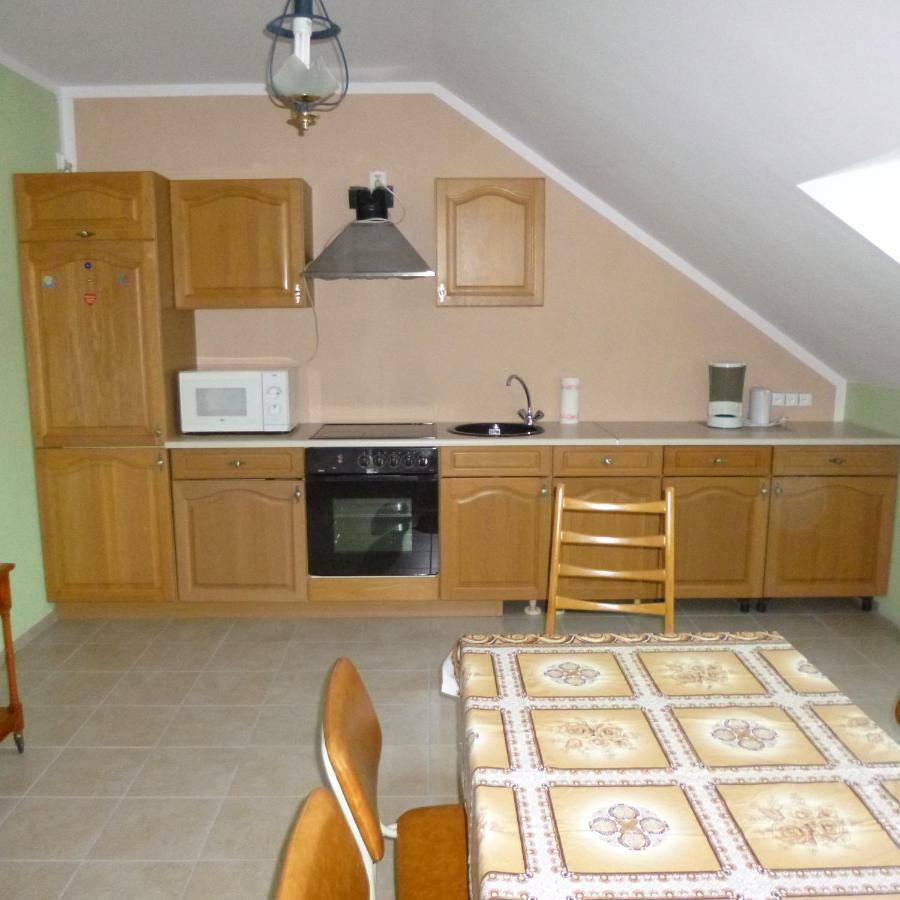 Der Kleine Bauernhof Keine Arbeiter Zadnych Pracownikow Apartamento Lubiatow  Exterior foto