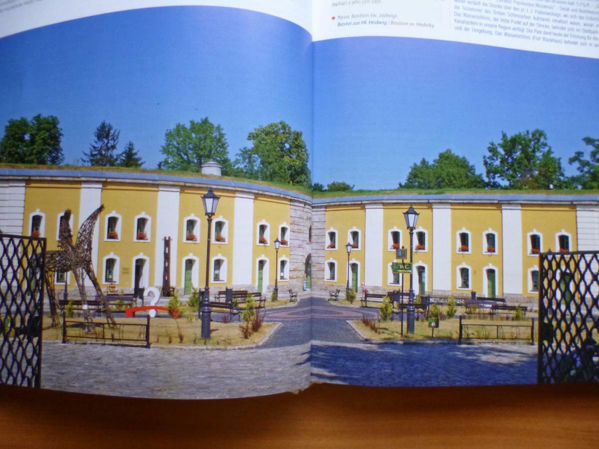 Der Kleine Bauernhof Keine Arbeiter Zadnych Pracownikow Apartamento Lubiatow  Exterior foto