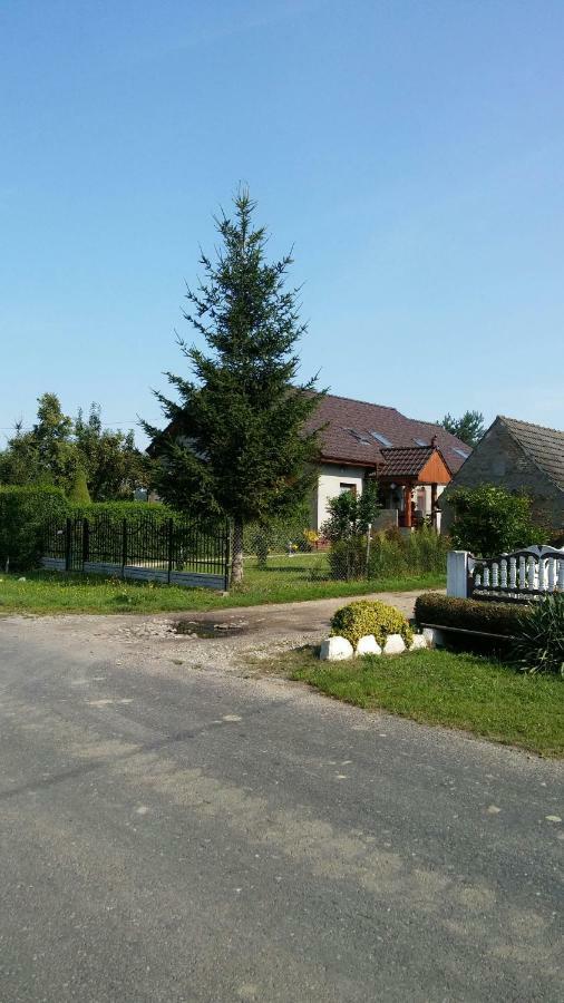 Der Kleine Bauernhof Keine Arbeiter Zadnych Pracownikow Apartamento Lubiatow  Exterior foto