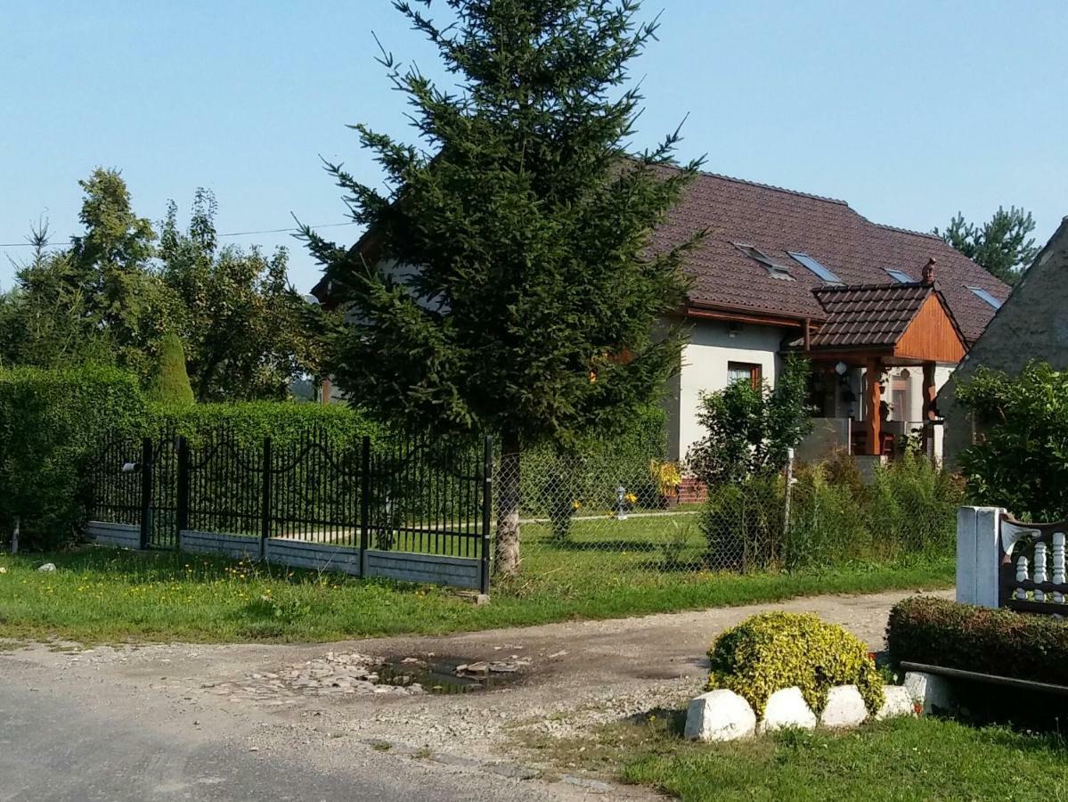 Der Kleine Bauernhof Keine Arbeiter Zadnych Pracownikow Apartamento Lubiatow  Exterior foto